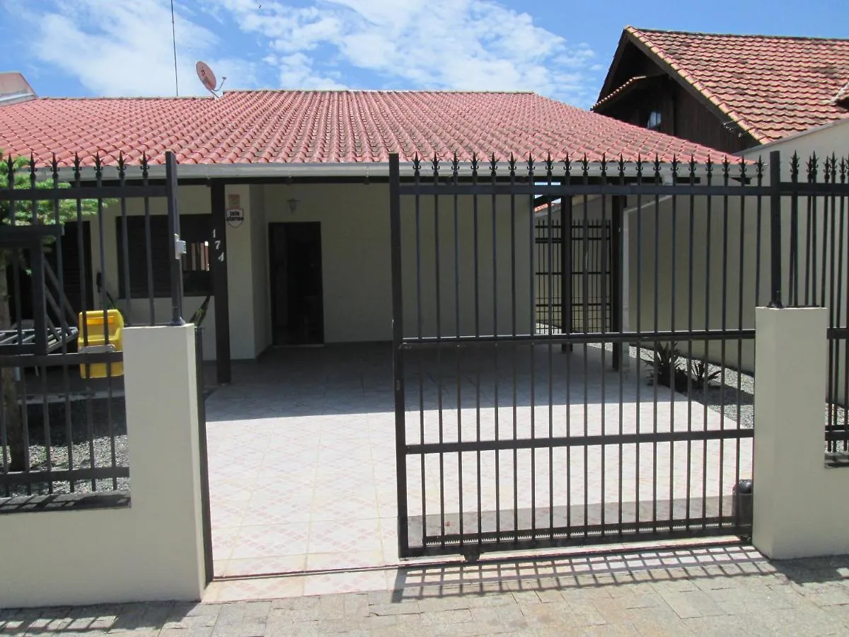 Casa Em Penha Sc Perto Do Beto Carrero E Da Praia 0*, Penha (Santa Catarina)
